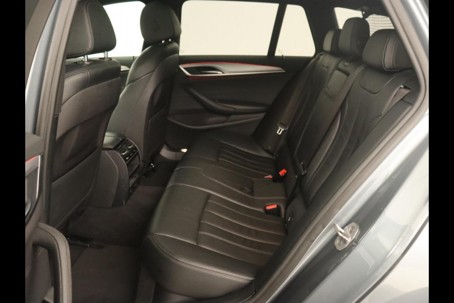 BMW 5 Serie 520i High Executive | Panoramadak | Trekhaak | Leder | Stoelverwarming | Camera | Head-Up | Navigatie | Full LED | Climate control