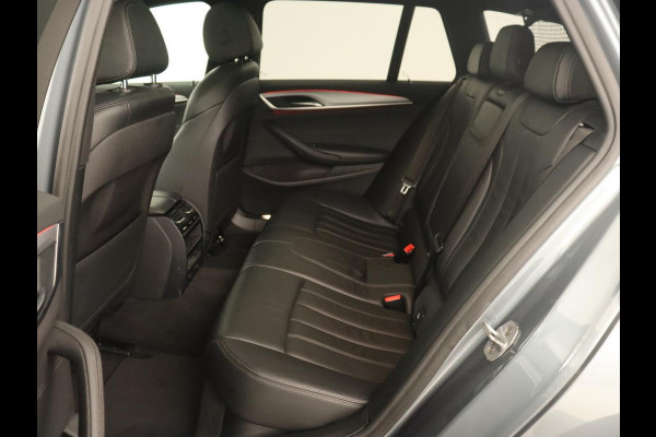 BMW 5 Serie 520i High Executive | Panoramadak | Trekhaak | Leder | Stoelverwarming | Camera | Head-Up | Navigatie | Full LED | Climate control