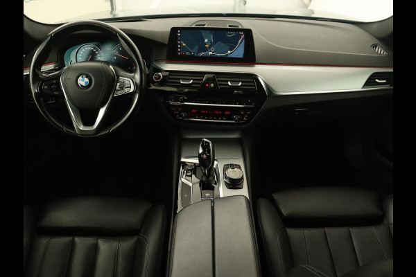 BMW 5 Serie 520i High Executive | Panoramadak | Trekhaak | Leder | Stoelverwarming | Camera | Head-Up | Navigatie | Full LED | Climate control