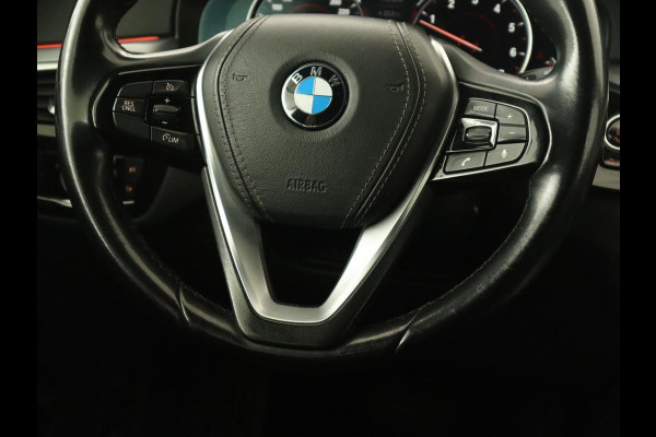 BMW 5 Serie 520i High Executive | Panoramadak | Trekhaak | Leder | Stoelverwarming | Camera | Head-Up | Navigatie | Full LED | Climate control