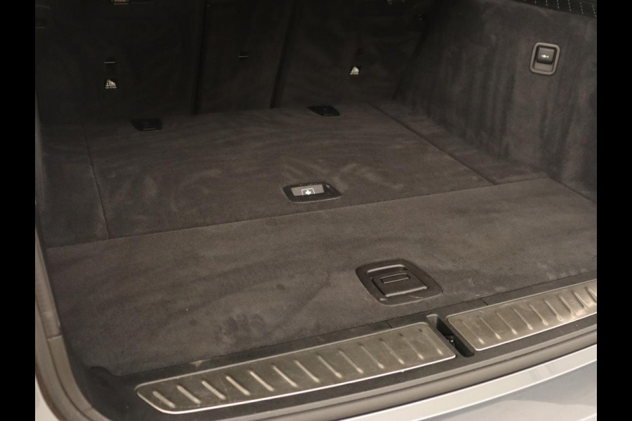 BMW 5 Serie 520i High Executive | Panoramadak | Trekhaak | Leder | Stoelverwarming | Camera | Head-Up | Navigatie | Full LED | Climate control