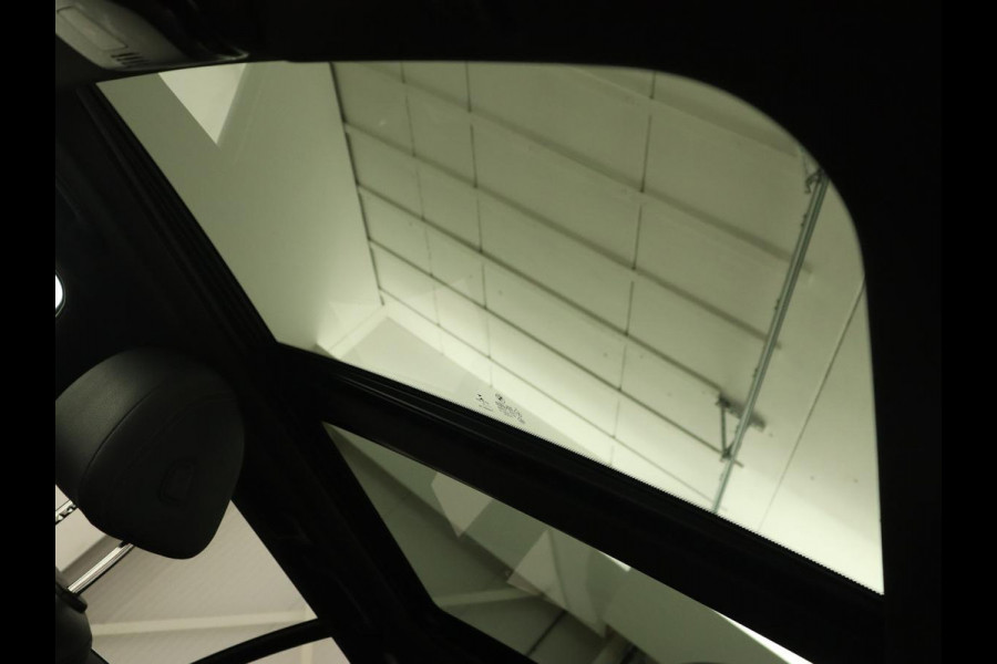 BMW 5 Serie 520i High Executive | Panoramadak | Trekhaak | Leder | Stoelverwarming | Camera | Head-Up | Navigatie | Full LED | Climate control