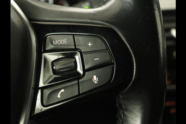 BMW 5 Serie 520i High Executive | Panoramadak | Trekhaak | Leder | Stoelverwarming | Camera | Head-Up | Navigatie | Full LED | Climate control