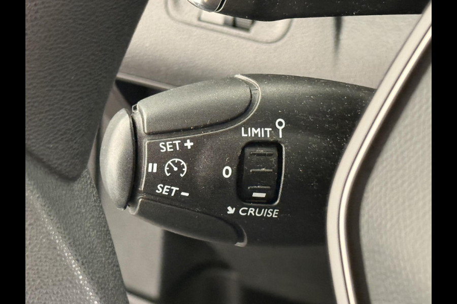 Peugeot Partner 1.5 BlueHDI Premium Automaat Navi PDC V&A Camera Trekhaak Cruise Control 3-zits