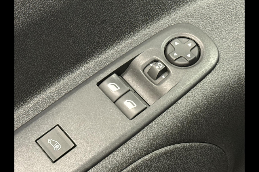 Peugeot Partner 1.5 BlueHDI Premium Automaat Navi PDC V&A Camera Trekhaak Cruise Control 3-zits