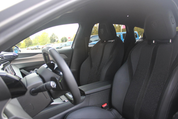 Peugeot 308 SW 1.2 130PK GT | 360° CAMERA | ELEKTRISCH BEDIENBARE ACHTERKLEP | FULL LED KOPLAMPEN | NAVIGATIE | DRAADLOZE APPLE CARPLAY/ANDROID AUTO | DRAADLOZE TELEFOONLADER | LICHTMETALEN VELGEN 18" "BLACK" | DODEHOEK DETECTIE | ADAPTIVE CRUISE CONTROL | KEYLESS ENTRY/START |