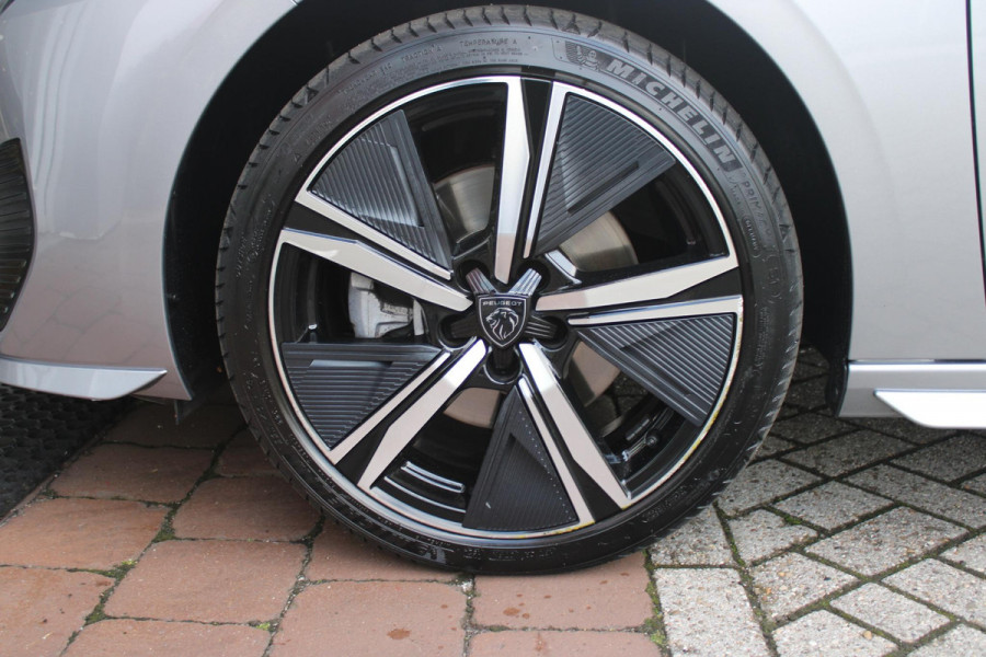 Peugeot 308 SW 1.2 130PK GT | 360° CAMERA | ELEKTRISCH BEDIENBARE ACHTERKLEP | FULL LED KOPLAMPEN | NAVIGATIE | DRAADLOZE APPLE CARPLAY/ANDROID AUTO | DRAADLOZE TELEFOONLADER | LICHTMETALEN VELGEN 18" "BLACK" | DODEHOEK DETECTIE | ADAPTIVE CRUISE CONTROL | KEYLESS ENTRY/START |