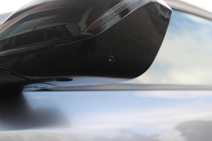 Peugeot 308 SW 1.2 130PK GT | 360° CAMERA | ELEKTRISCH BEDIENBARE ACHTERKLEP | FULL LED KOPLAMPEN | NAVIGATIE | DRAADLOZE APPLE CARPLAY/ANDROID AUTO | DRAADLOZE TELEFOONLADER | LICHTMETALEN VELGEN 18" "BLACK" | DODEHOEK DETECTIE | ADAPTIVE CRUISE CONTROL | KEYLESS ENTRY/START |