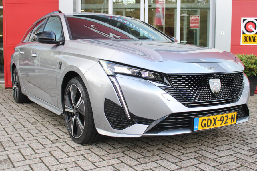Peugeot 308 SW 1.2 130PK GT | 360° CAMERA | ELEKTRISCH BEDIENBARE ACHTERKLEP | FULL LED KOPLAMPEN | NAVIGATIE | DRAADLOZE APPLE CARPLAY/ANDROID AUTO | DRAADLOZE TELEFOONLADER | LICHTMETALEN VELGEN 18" "BLACK" | DODEHOEK DETECTIE | ADAPTIVE CRUISE CONTROL | KEYLESS ENTRY/START |