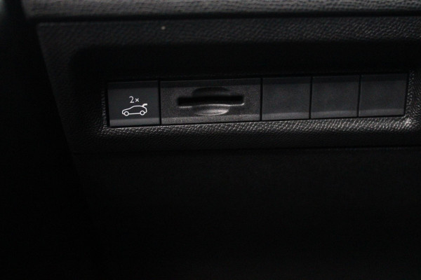 Peugeot 308 SW 1.2 130PK GT | 360° CAMERA | ELEKTRISCH BEDIENBARE ACHTERKLEP | FULL LED KOPLAMPEN | NAVIGATIE | DRAADLOZE APPLE CARPLAY/ANDROID AUTO | DRAADLOZE TELEFOONLADER | LICHTMETALEN VELGEN 18" "BLACK" | DODEHOEK DETECTIE | ADAPTIVE CRUISE CONTROL | KEYLESS ENTRY/START |