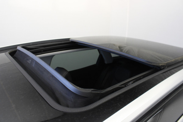 Peugeot 3008 1.2 PureTech Allure / PANO