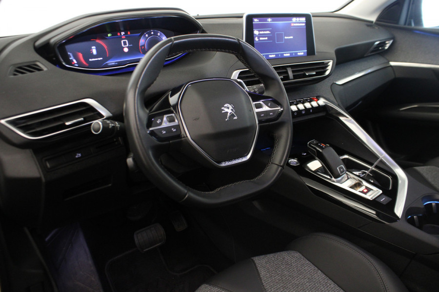 Peugeot 3008 1.2 PureTech Allure / PANO
