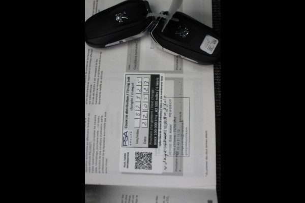Peugeot 3008 1.2 PureTech Allure / PANO