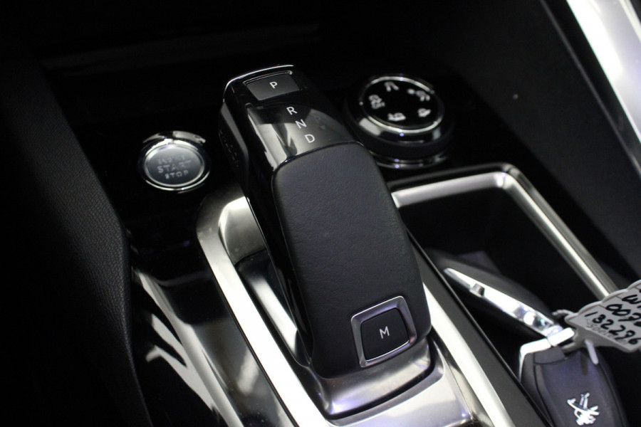 Peugeot 3008 1.2 PureTech Allure / PANO