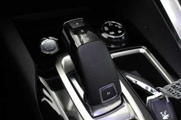 Peugeot 3008 1.2 PureTech Allure / PANO