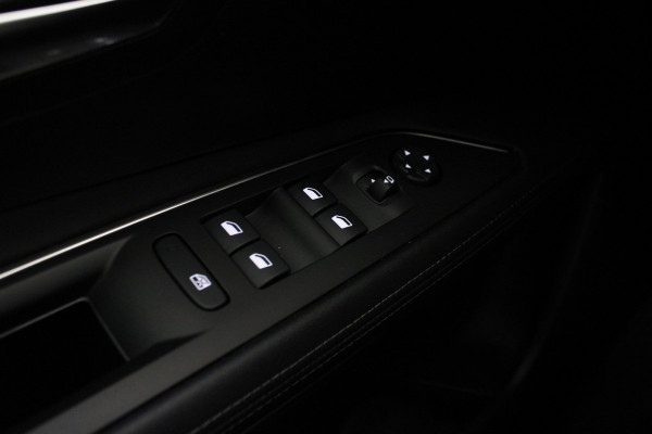 Peugeot 3008 1.2 PureTech Allure / PANO