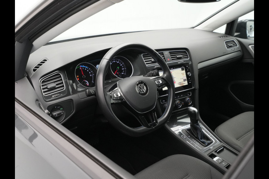 Volkswagen e-Golf 136pk E-DITION Navigatie Camera Acc Pdc Led 126