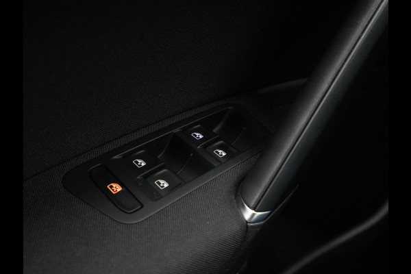 Volkswagen e-Golf 136pk E-DITION Navigatie Camera Acc Pdc Led 126