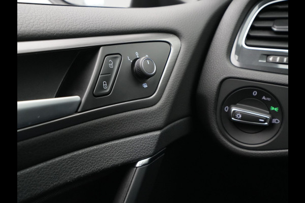 Volkswagen e-Golf 136pk E-DITION Navigatie Camera Acc Pdc Led 126