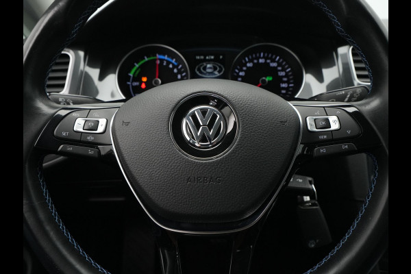 Volkswagen e-Golf 136pk E-DITION Navigatie Camera Acc Pdc Led 126