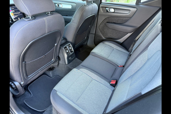 Volvo XC40 1.5 T4 Recharge Inscription Expression - Automaat - Parkeerhulp - Navi - Climate