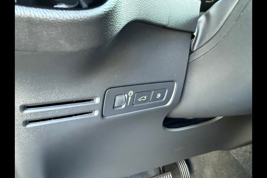 Volvo XC40 1.5 T4 Recharge Inscription Expression - Automaat - Parkeerhulp - Navi - Climate