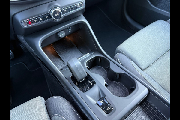 Volvo XC40 1.5 T4 Recharge Inscription Expression - Automaat - Parkeerhulp - Navi - Climate