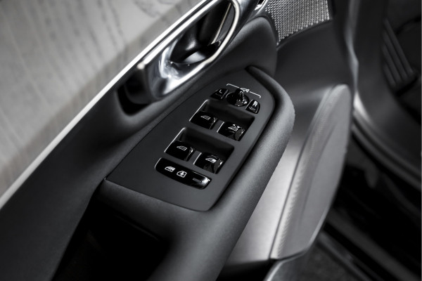 Volvo XC90 2.0 T8 Plug-in hybrid AWD Ultra Dark | Leder Pakket | S/K-Panodak | Luchtvering | Bowers & Wilkins | Elek. Stoel-+massage+verwarming & Ventilatie | Head-Up | Adapt. Cruise |  360 Camera | Google +App. Connect | 22" Diamond 8064