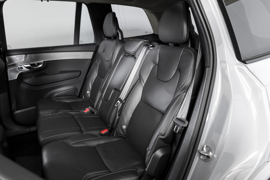 Volvo XC90 2.0 T8 Plug-in hybrid AWD Ultra Dark | Leder Pakket | S/K-Panodak | Luchtvering | Bowers & Wilkins | Elek. Stoel-+massage+verwarming & Ventilatie | Head-Up | Adapt. Cruise |  360 Camera | Google +App. Connect | 22" Diamond 6002