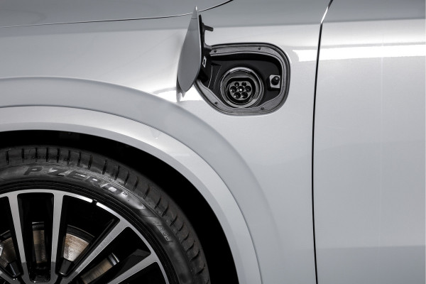 Volvo XC90 2.0 T8 Plug-in hybrid AWD Ultra Dark | Leder Pakket | S/K-Panodak | Luchtvering | Bowers & Wilkins | Elek. Stoel-+massage+verwarming & Ventilatie | Head-Up | Adapt. Cruise |  360 Camera | Google +App. Connect | 22" Diamond 6002