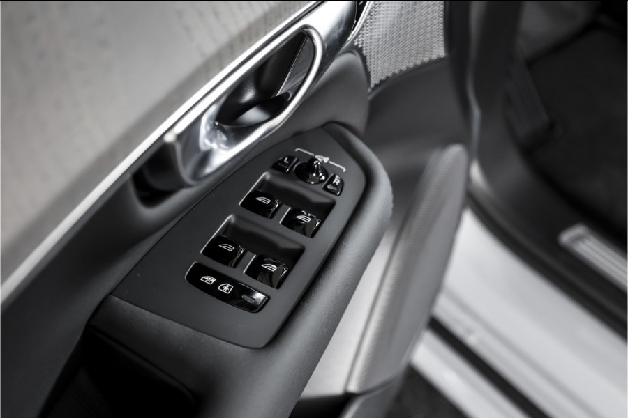 Volvo XC90 2.0 T8 Plug-in hybrid AWD Ultra Dark | Leder Pakket | S/K-Panodak | Luchtvering | Bowers & Wilkins | Elek. Stoel-+massage+verwarming & Ventilatie | Head-Up | Adapt. Cruise |  360 Camera | Google +App. Connect | 22" Diamond 6002
