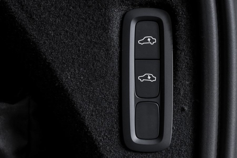 Volvo XC90 2.0 T8 Plug-in hybrid AWD Ultra Dark | Leder Pakket | S/K-Panodak | Luchtvering | Bowers & Wilkins | Elek. Stoel-+massage+verwarming & Ventilatie | Head-Up | Adapt. Cruise |  360 Camera | Google +App. Connect | 22" Diamond 6002