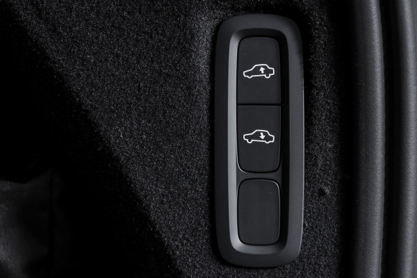 Volvo XC90 2.0 T8 Plug-in hybrid AWD Ultra Dark | Leder Pakket | S/K-Panodak | Luchtvering | Bowers & Wilkins | Elek. Stoel-+massage+verwarming & Ventilatie | Head-Up | Adapt. Cruise |  360 Camera | Google +App. Connect | 22" Diamond 6002