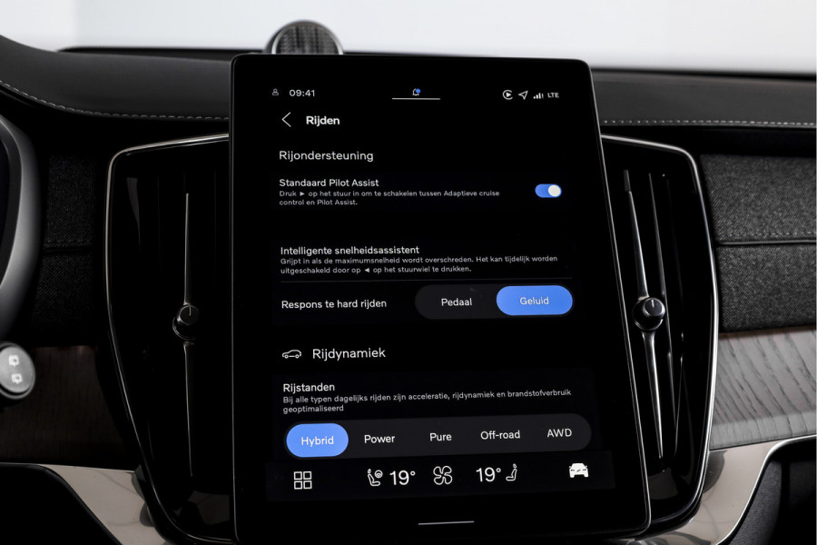 Volvo XC90 2.0 T8 Plug-in hybrid AWD Ultra Dark | Leder Pakket | S/K-Panodak | Luchtvering | Bowers & Wilkins | Elek. Stoel-+massage+verwarming & Ventilatie | Head-Up | Adapt. Cruise |  360 Camera | Google +App. Connect | 22" Diamond 7879
