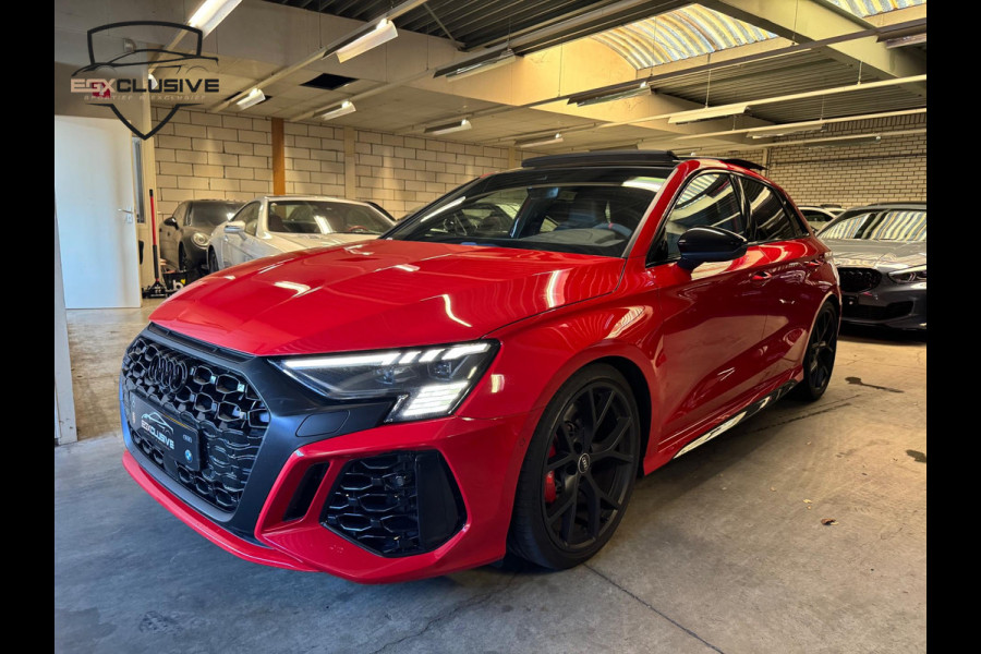 Audi RS3 Sportback 2.5 TFSI Quattro RS ZETELS | PANO | ACC | LANE | ELEKTRISCHE STOELEN