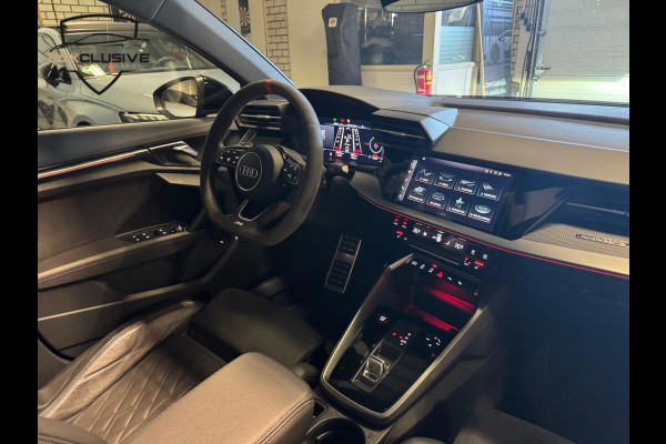 Audi RS3 Sportback 2.5 TFSI Quattro RS ZETELS | PANO | ACC | LANE | ELEKTRISCHE STOELEN