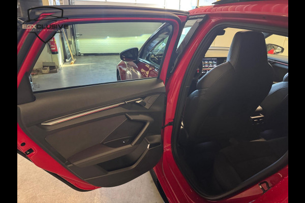 Audi RS3 Sportback 2.5 TFSI Quattro RS ZETELS | PANO | ACC | LANE | ELEKTRISCHE STOELEN