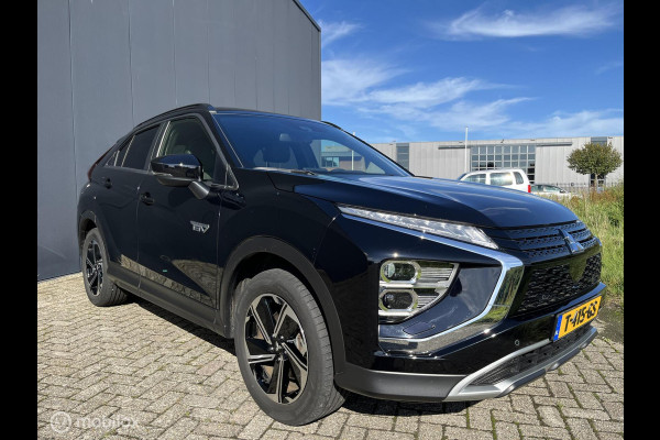 Mitsubishi Eclipse Cross 2.4 PHEV Intense+ TERKHAAK|NAVI| CARPLAY