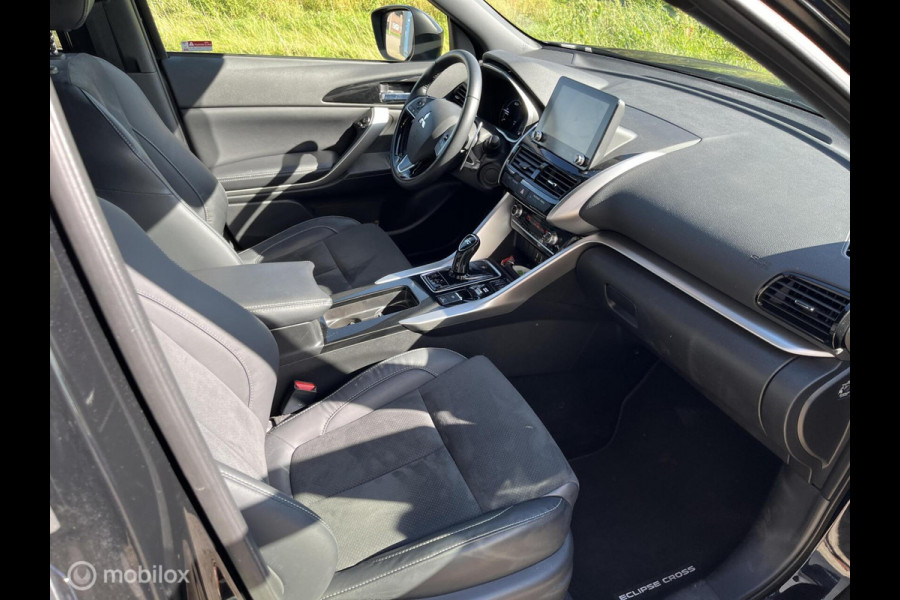 Mitsubishi Eclipse Cross 2.4 PHEV Intense+ TERKHAAK|NAVI| CARPLAY