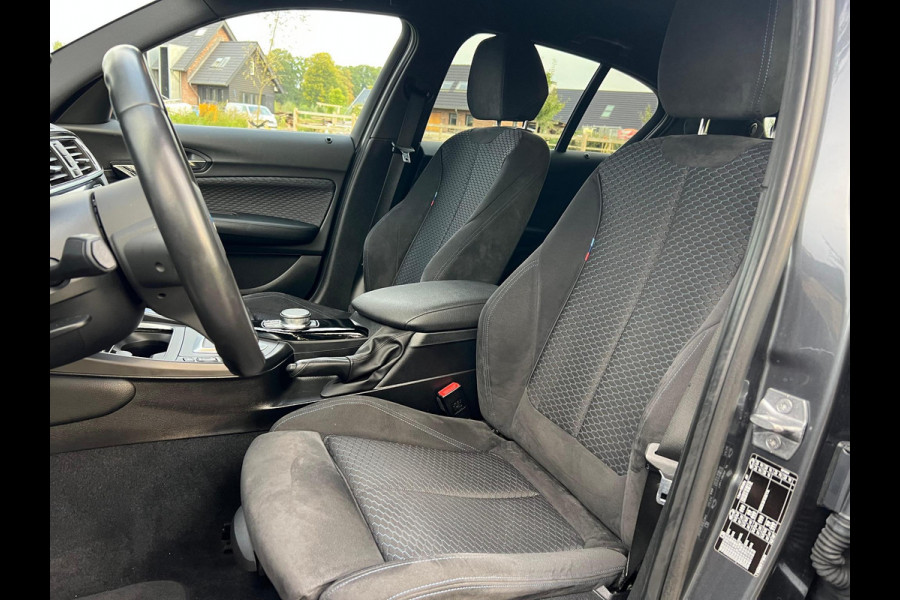 BMW 1-serie 118i Corporate Lease Executive M-Pakket | Automaat | Camera | Apple CarPlay