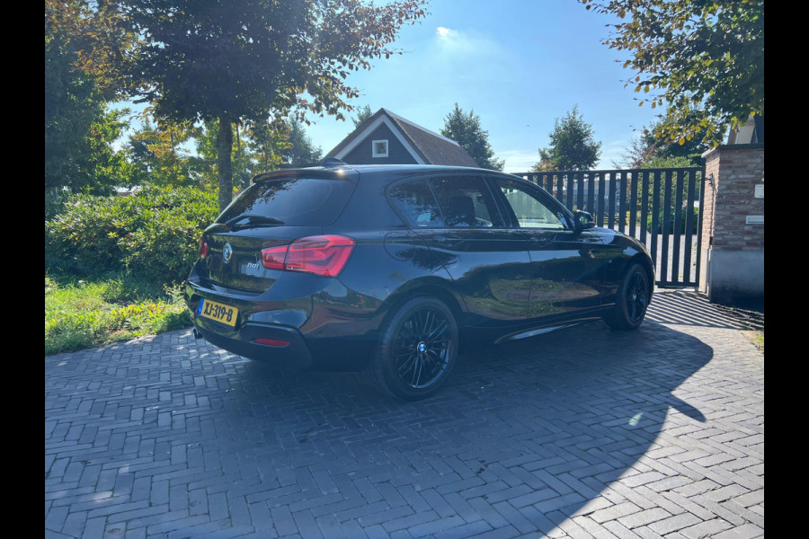 BMW 1-serie 118i Corporate Lease Executive M-Pakket | Apple CarPlay | NL-Auto |