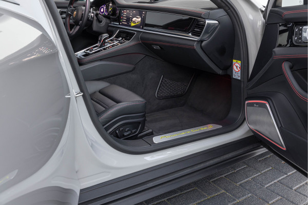 Porsche Panamera Sport Turismo 4.0 Turbo S E-Hybrid 700pk Keramisch Burmester 4-wielsturing