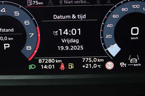 Audi A3 Sportback 30 TFSI Business edition (DIGITALE COCKPIT, PARKEERSENSOREN, CRUISE ADAPTIEF, NAVIGATIE, LANE-ASSIST)