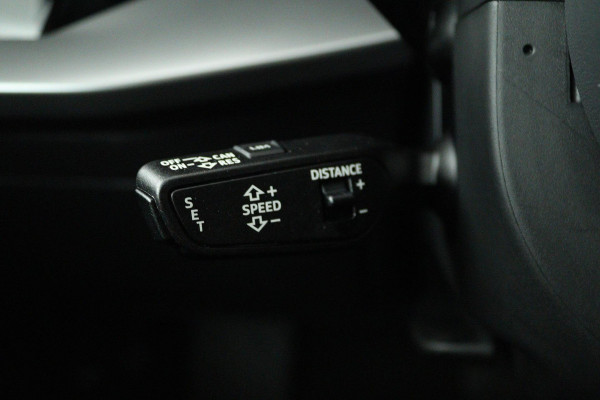 Audi A3 Sportback 30 TFSI Business edition (DIGITALE COCKPIT, PARKEERSENSOREN, CRUISE ADAPTIEF, NAVIGATIE, LANE-ASSIST)