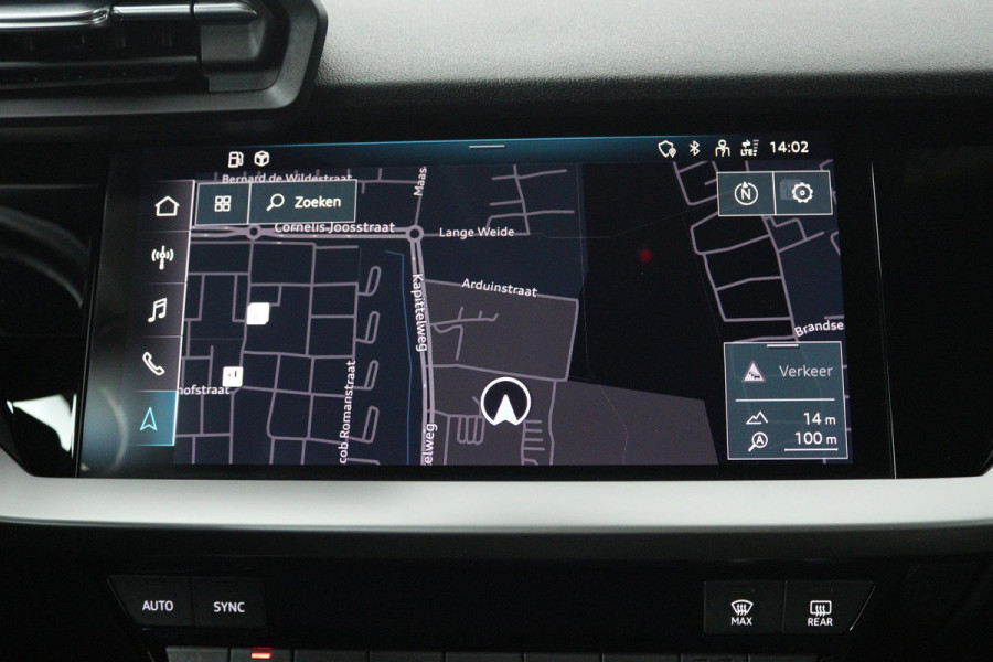 Audi A3 Sportback 30 TFSI Business edition (DIGITALE COCKPIT, PARKEERSENSOREN, CRUISE ADAPTIEF, NAVIGATIE, LANE-ASSIST)