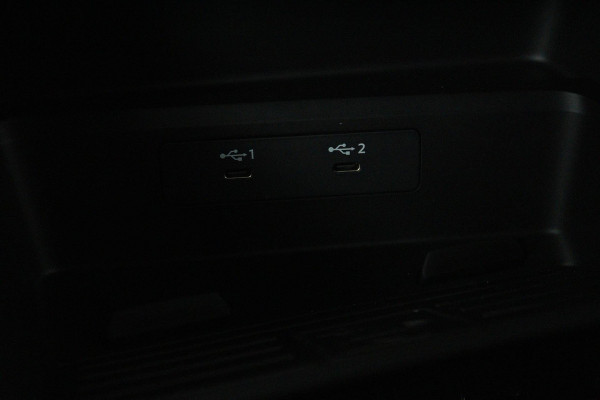 Audi A3 Sportback 30 TFSI Business edition (DIGITALE COCKPIT, PARKEERSENSOREN, CRUISE ADAPTIEF, NAVIGATIE, LANE-ASSIST)
