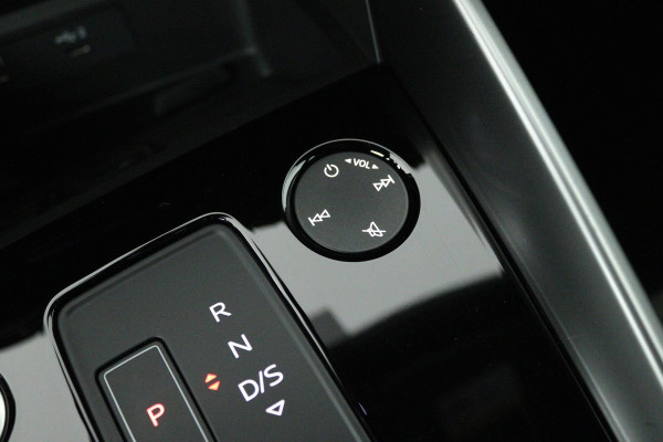 Audi A3 Sportback 30 TFSI Business edition (DIGITALE COCKPIT, PARKEERSENSOREN, CRUISE ADAPTIEF, NAVIGATIE, LANE-ASSIST)