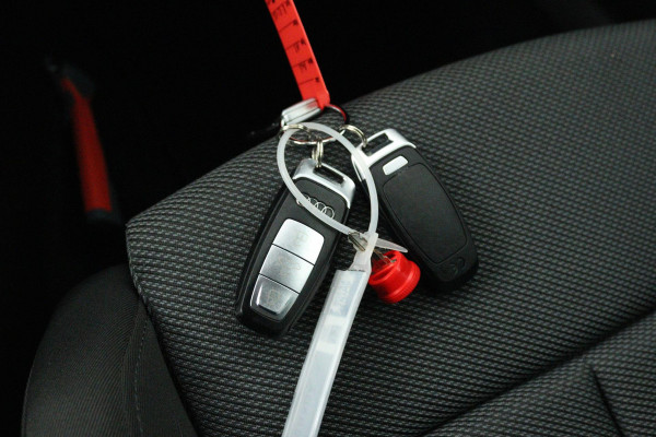 Audi A3 Sportback 30 TFSI Business edition (DIGITALE COCKPIT, PARKEERSENSOREN, CRUISE ADAPTIEF, NAVIGATIE, LANE-ASSIST)