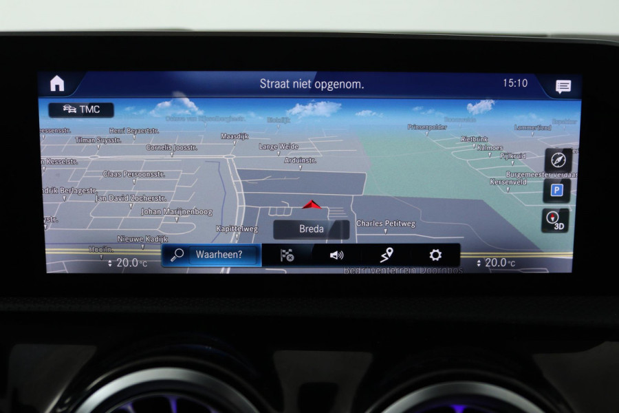 Mercedes-Benz A-Klasse 180 Business Solution AMG (SFEERVERLICHTING, STOELVERWARMING, CRUISE CONTROL, NAVIGATIE, SENSOREN)