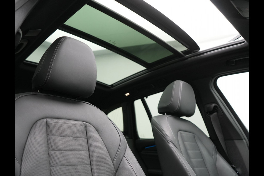 BMW X3 xDrive30e M Sport Plug In Hybrid 293pk Dealer O.H PHEV | Trekhaak Af Fabriek | Panodak | Head Up | Lederen Sportstoelen Memory & Ventilatie | Laser LED | Keyless | Stuur & Stoelen Verwarmd | Apple Carplay | Sfeerverlichting |  Cruise Control